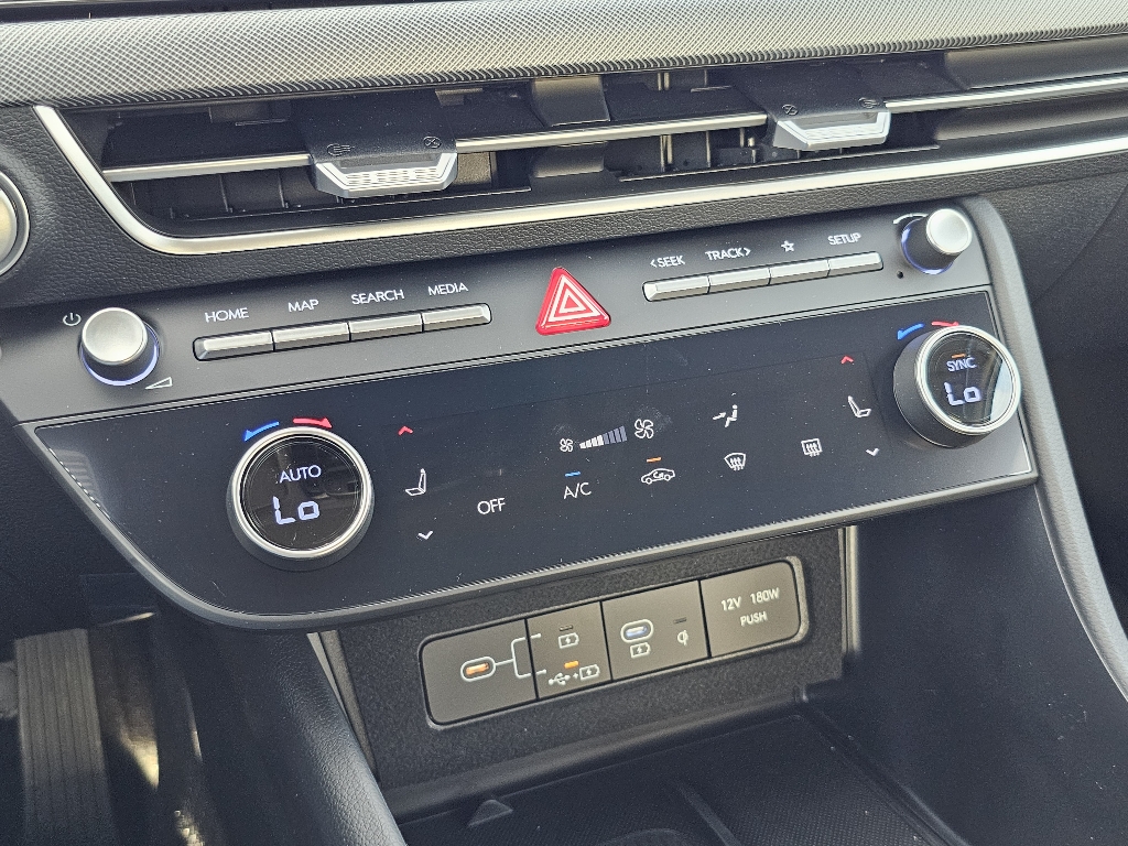 Vehicle image 9 of 11