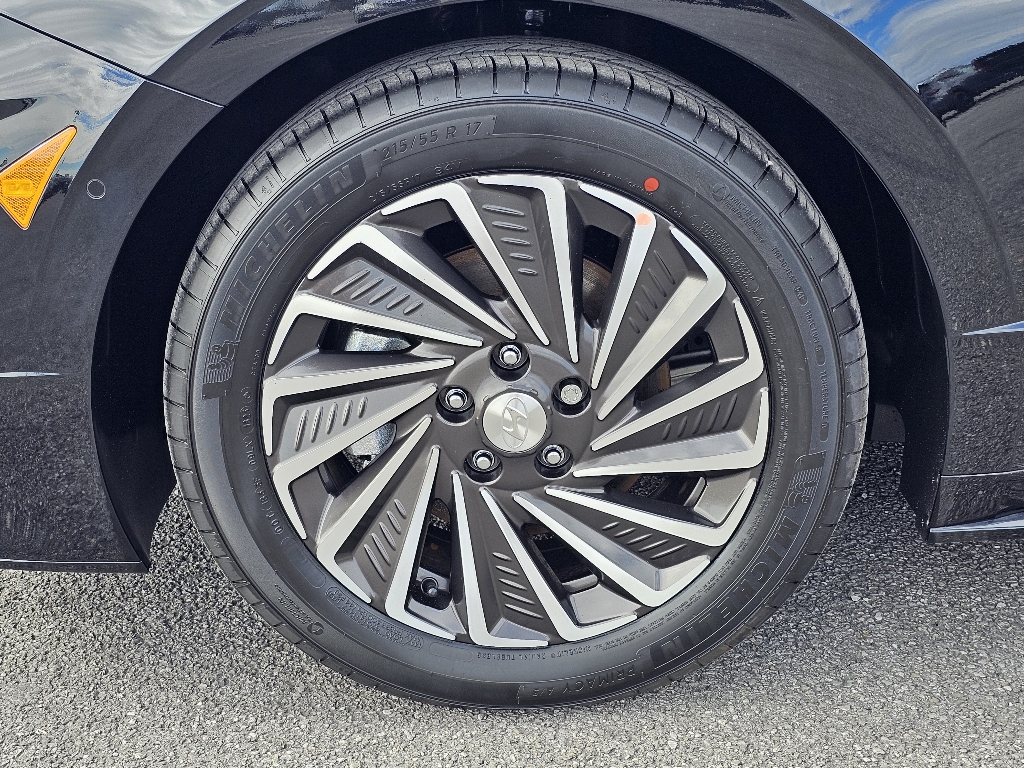 Vehicle image 5 of 13