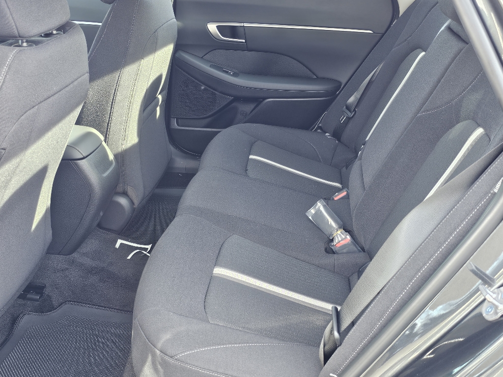 Vehicle image 8 of 13