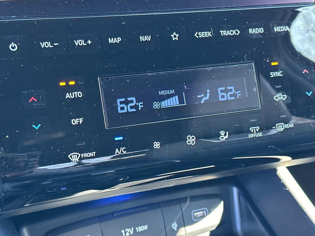 2024 Hyundai Santa Cruz Limited Image 16 of 25