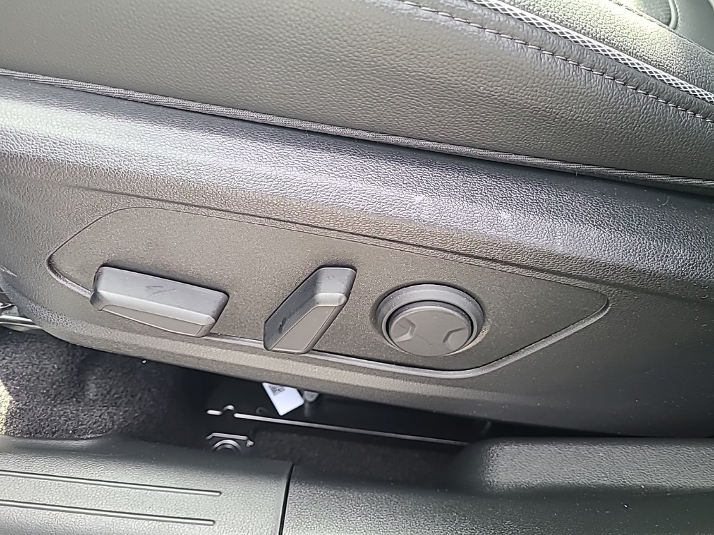 2024 Hyundai Santa Cruz Limited Image 16 of 24