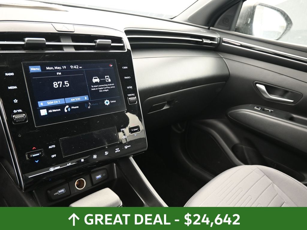 Vehicle image 71 of 75