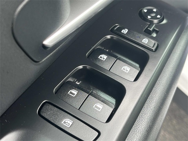 Vehicle image 28 of 50