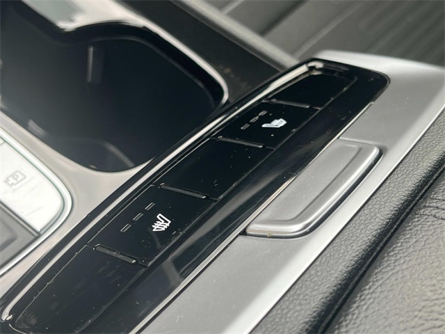 Vehicle image 34 of 50