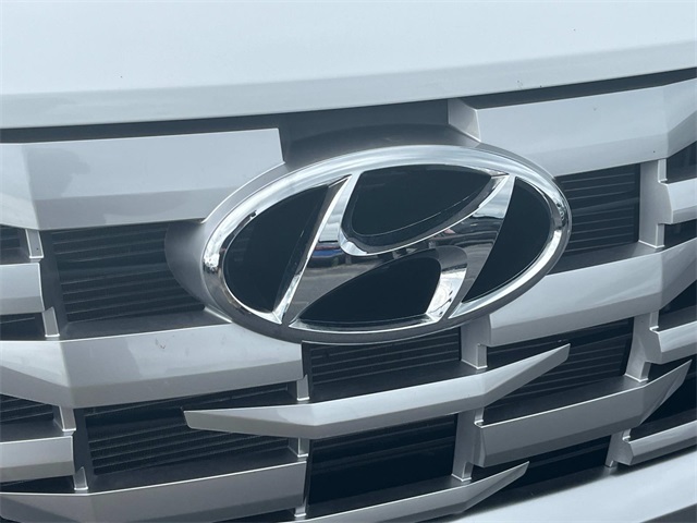 Vehicle image 10 of 50
