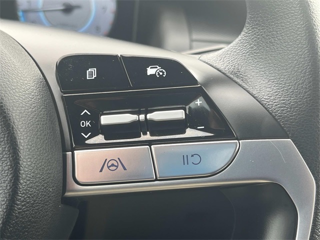 Vehicle image 33 of 50