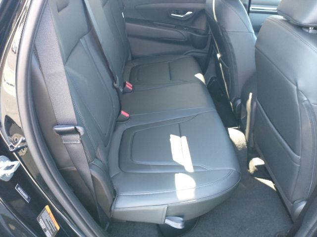 Vehicle image 14 of 33