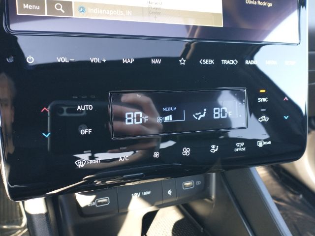 Vehicle image 32 of 33