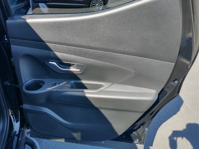 Vehicle image 26 of 33