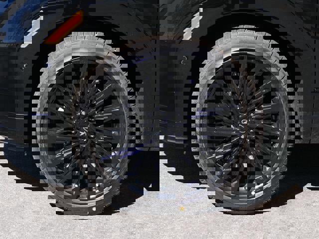 Vehicle image 33 of 48