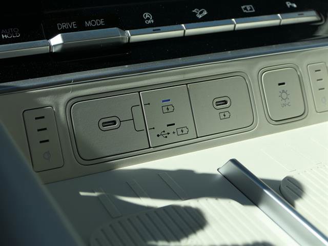 Vehicle image 23 of 48