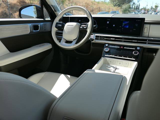 Vehicle image 26 of 48