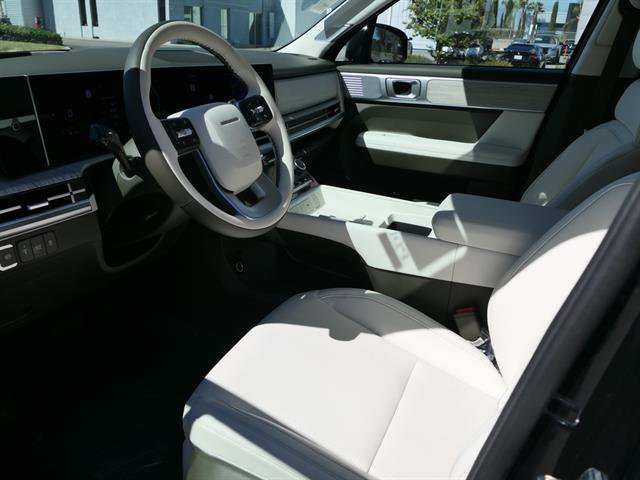Vehicle image 16 of 48
