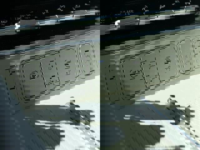 Vehicle image 41 of 48