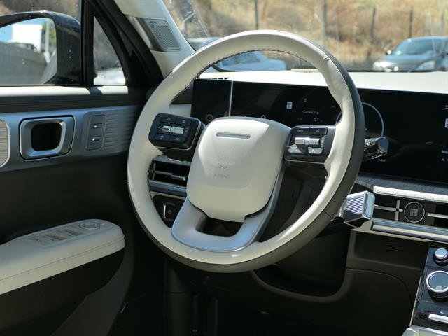 Vehicle image 27 of 48