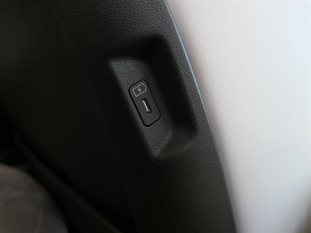 Vehicle image 25 of 48