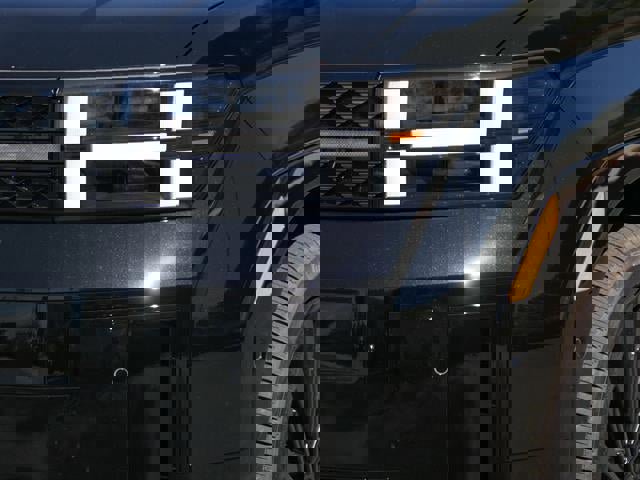 Vehicle image 32 of 48