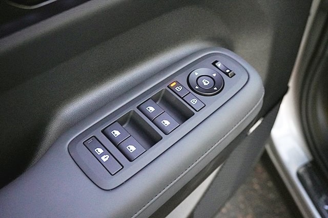 Vehicle image 30 of 46