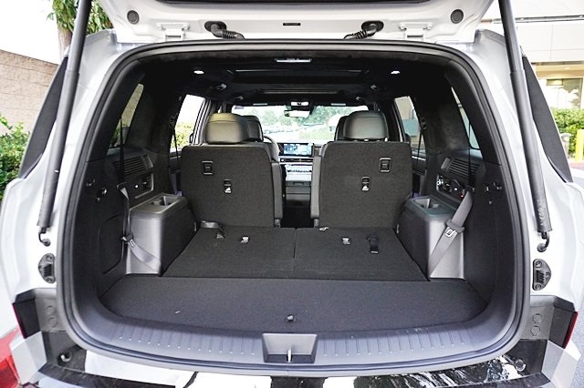 Vehicle image 16 of 46