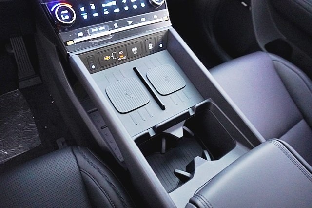 Vehicle image 37 of 46
