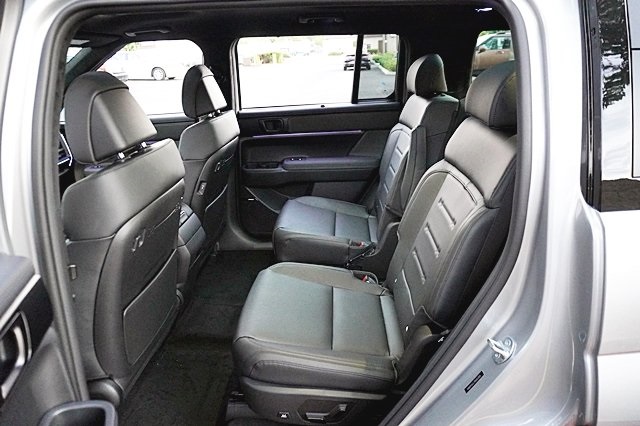Vehicle image 21 of 46