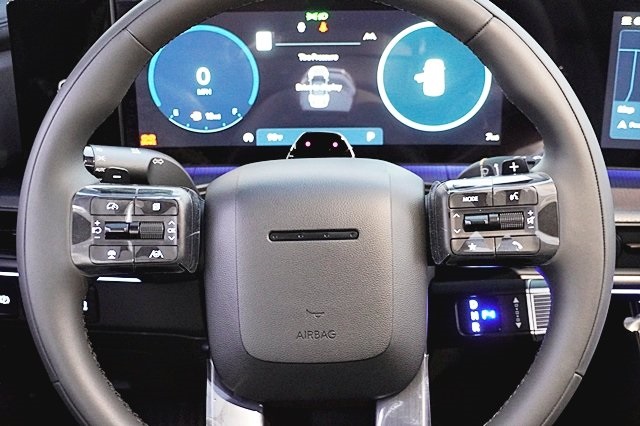 Vehicle image 26 of 46