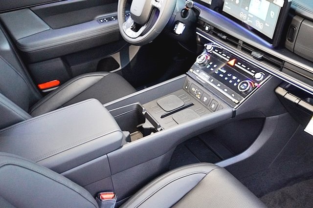 Vehicle image 13 of 46