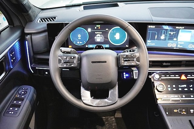 Vehicle image 25 of 46