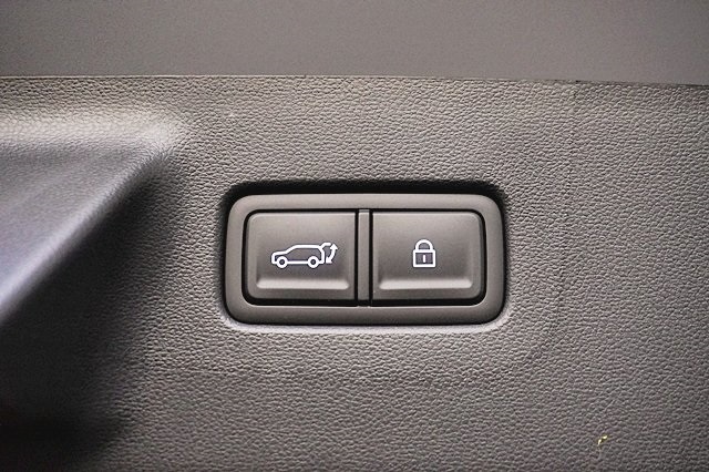 Vehicle image 17 of 46