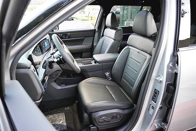 Vehicle image 19 of 46