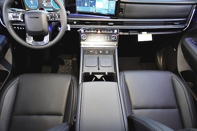 Vehicle image 27 of 46