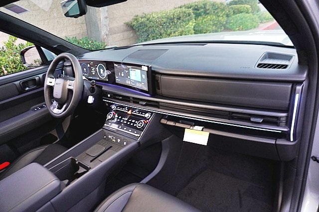 Vehicle image 11 of 46