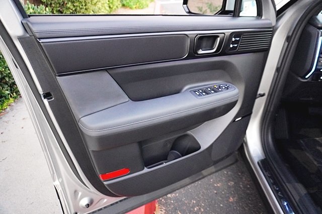 Vehicle image 29 of 46