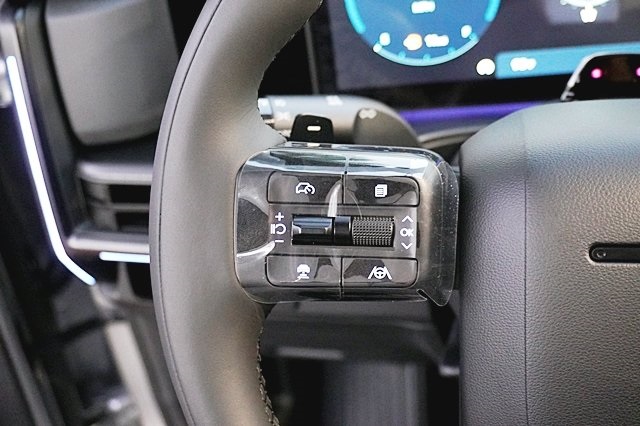 Vehicle image 43 of 46
