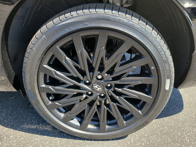 Vehicle image 24 of 25