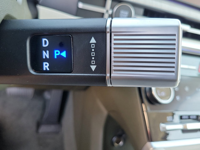 Vehicle image 15 of 25