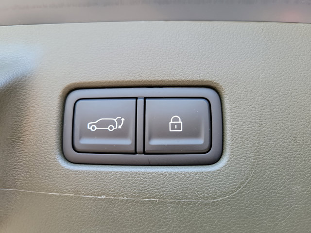 Vehicle image 23 of 25