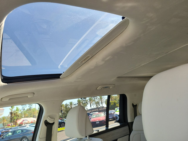 Vehicle image 16 of 25