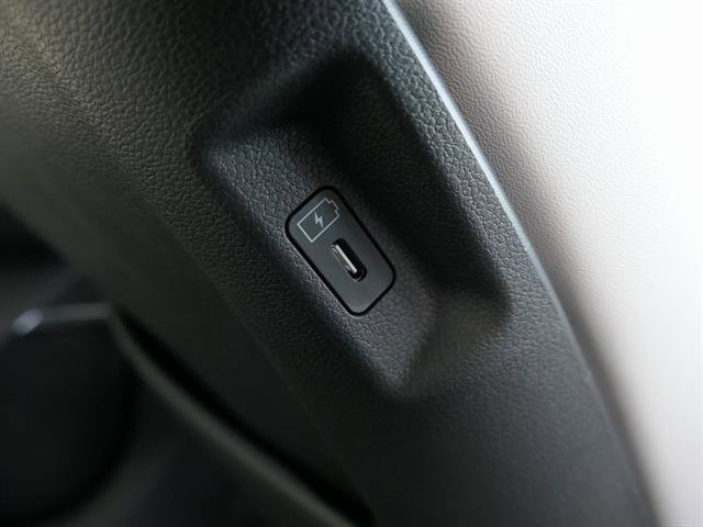 Vehicle image 28 of 35