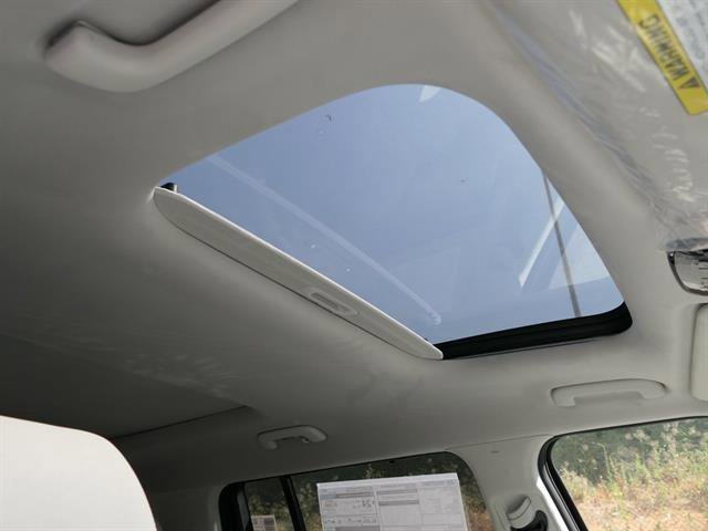 Vehicle image 33 of 35