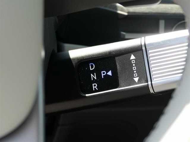Vehicle image 17 of 35