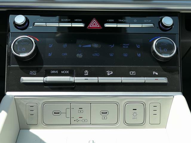 Vehicle image 23 of 35
