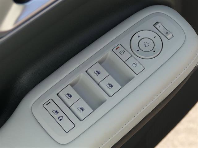 Vehicle image 14 of 35