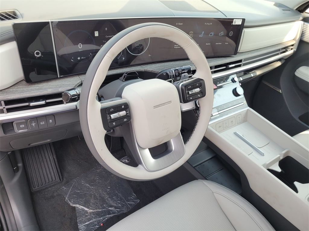 Vehicle image 14 of 35