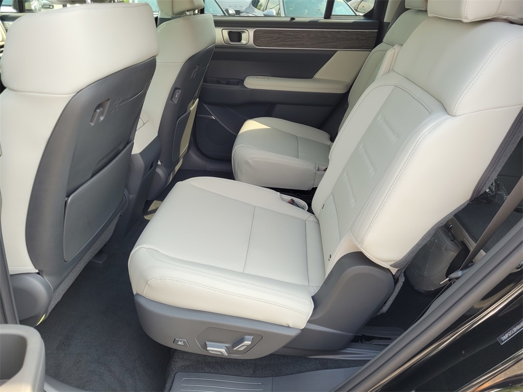 Vehicle image 16 of 35