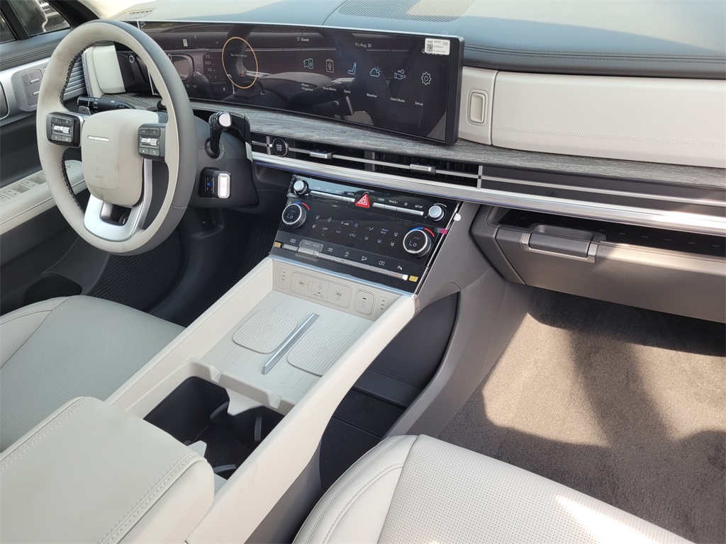 Vehicle image 19 of 35