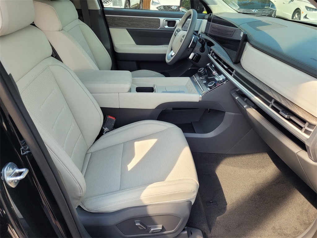 Vehicle image 18 of 35