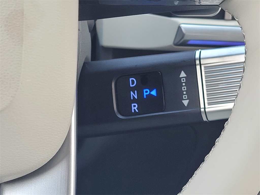 Vehicle image 24 of 35