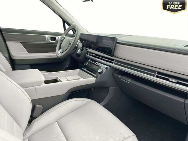 Vehicle image 15 of 19
