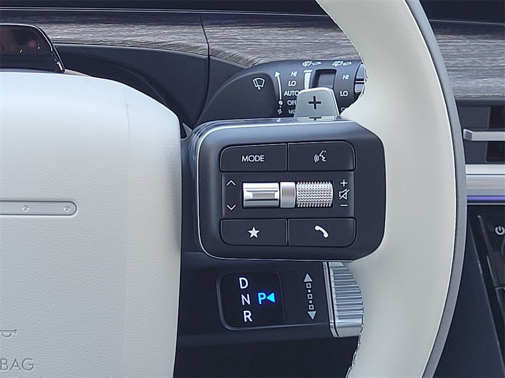 Vehicle image 28 of 35
